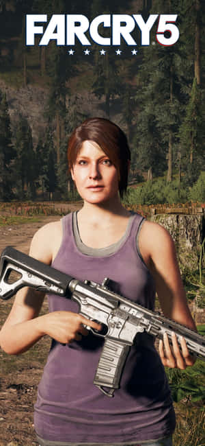 一位在Far Cry 5森林場景中持步槍的女性。