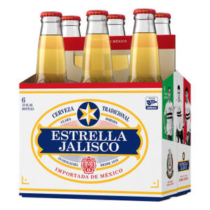 六罐Estrella Jalisco啤酒，金色液體和紅色瓶蓋。