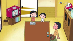 三個動畫小孩聚集在一張矮桌旁，在一個舒適的日式房間裡。