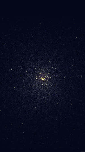 黑暗夜空中明亮的星團，散佈著星星。
