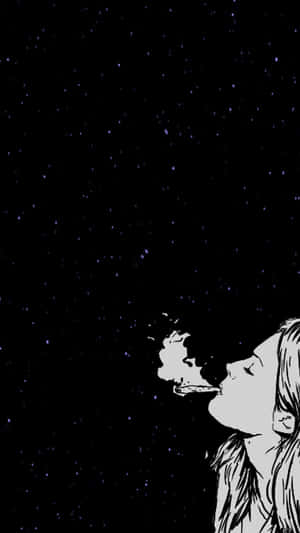 女性在星空夜空下呼出煙霧，黑白。