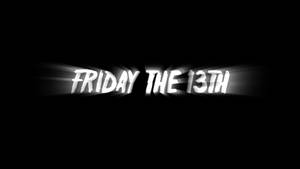 在黑色背景上發光的白色文字 Friday the 13th，帶有光線。