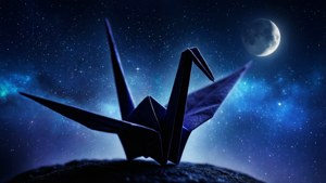 星空與彎月下的摺紙鶴