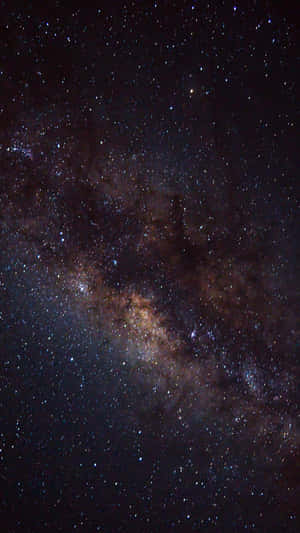 夜空中的銀河系，點綴著星星和宇宙塵埃 — 太空 壁紙