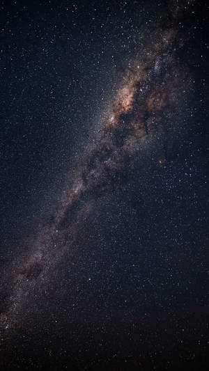 夜空中的銀河系，帶有星星和宇宙塵埃 — 太空 壁紙