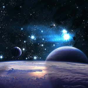 兩顆行星懸浮在一個充滿星星的發光宇宙星雲之上。