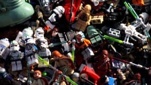 帶有光劍和武器的星戰 LEGO 角色收藏。