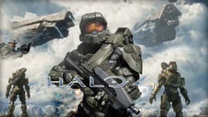 身穿綠色盔甲的Halo 4士兵手持步槍，戰艦在頭頂飛過。