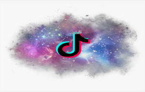 帶有皇冠的TikTok標誌，背景為色彩繽紛的星空星雲。