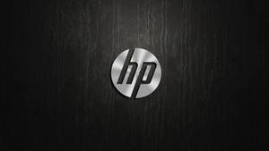 黑色皮革紋理上的HP標誌