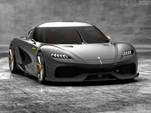 銀色 Koenigsegg Jesko 超跑帶有黃色點綴，在混凝土地板上。