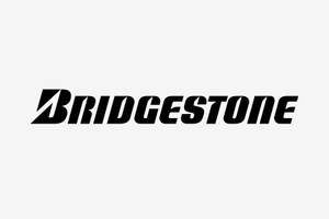 淺灰色背景上的黑色Bridgestone標誌 — 汽車 壁紙