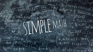 黑板佈滿數學方程式，並顯眼地寫上「SIMPLE MATH」。