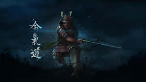 身穿鎧甲的武士在黑暗的森林中夜間手持發光的劍。