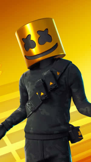 Fortnite角色戴著金色棉花糖頭盔和黑色迷彩服裝。