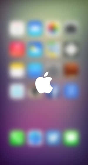 帶有應用程式圖標和 Apple 標誌的 iPhone 主屏幕