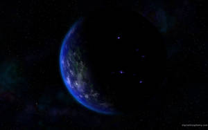 從太空看到的地球，帶有發光的海洋和星空背景