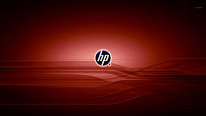 HP 標誌在紅色抽象背景上，帶有流動線條。
