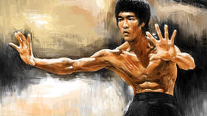 李小龍擺出武術戰鬥姿勢，雙臂伸展。