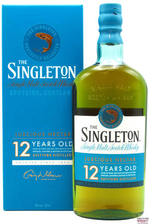 一瓶Singleton 12年蘇格蘭威士忌及藍色包裝盒。 — 小米Pad 壁紙