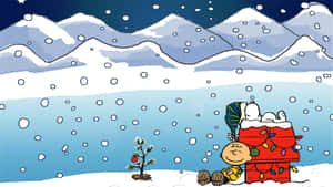 史努比和查理布朗在雪白的冬日場景中，有一棵小樹和山脈。