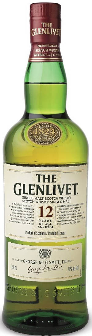 一瓶 Glenlivet 12年單一麥芽蘇格蘭威士忌，綠色玻璃和栗色瓶蓋。