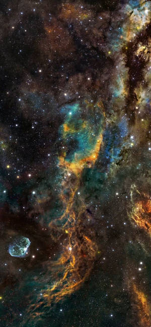 充滿活力的宇宙星雲，在深空中帶有發光的氣體和星星。