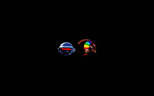 黑色背景上兩個發光的 Daft Punk 頭盔。
