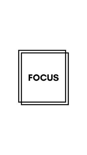極簡圖形，重疊正方形內有「focus」一詞。