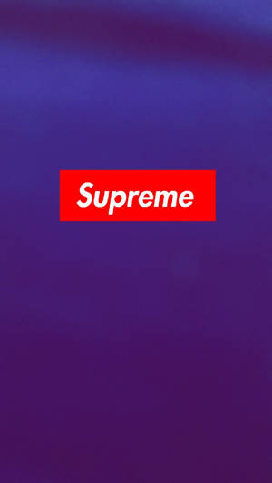 紫色漸變背景上的紅色Supreme標誌。