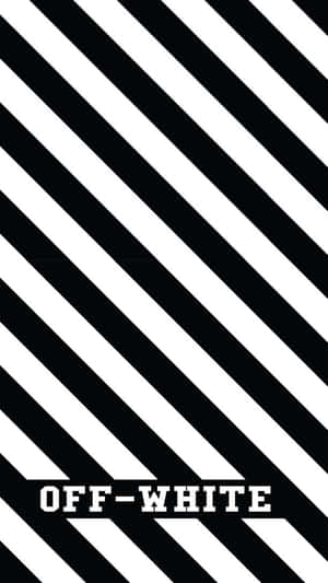 帶有「OFF-WHITE」文字的黑白對角條紋圖案。