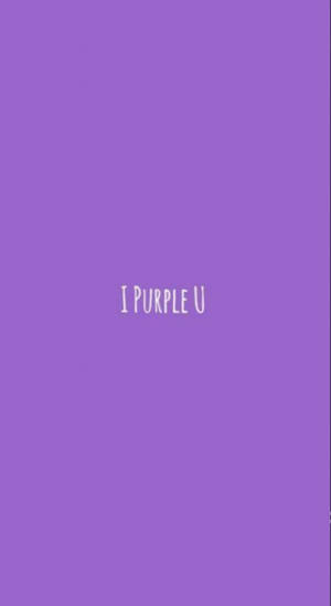 紫色背景，上面有白色手寫文字寫著 I PURPLE U