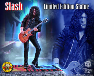 Slash 公仔在舞台上拿著結他，有煙霧和樂隊標誌 — 基斯洛克 GIF 壁紙