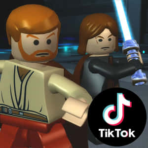 樂高星球大戰角色 Obi-Wan 和 Anakin 在遊戲場景中手持光劍。 — 星際大戰 壁紙