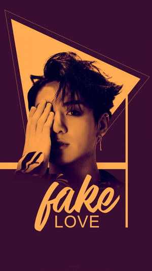 男人手遮臉，在幾何框架中帶有 'fake love' 文字。