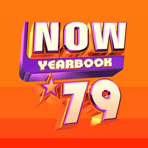 Now Yearbook 79 標誌，帶有3D金屬文字和星星，橙色背景