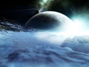 兩個細小身影在巨大的發光月亮下探索雪白的外星景觀。 — 星際寶貝 壁紙