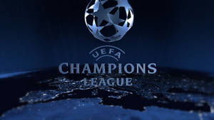 UEFA 歐聯標誌懸浮在深藍色地球儀上方，帶有城市燈光。 — Cia標誌 壁紙