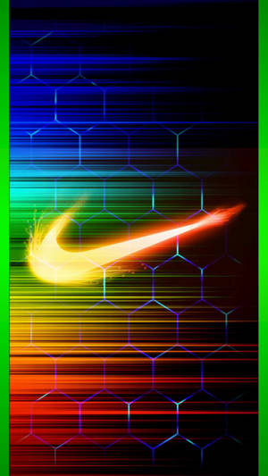 發光的Nike勾號在彩色六邊形網格上，帶有霓虹綠色邊框。