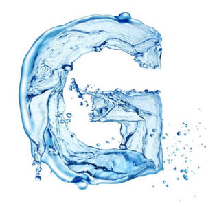 一個由流動藍色水製成的風格化字母 G，帶有水珠。