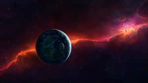 一顆藍色行星帶著一顆衛星，在深空中於熾熱星雲旁發光。