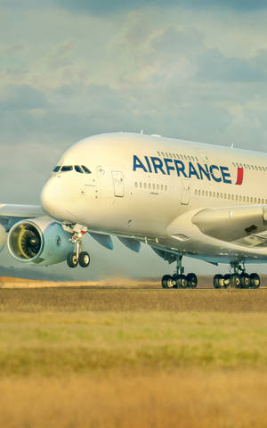 法國航空空中巴士A380在黃金時段於跑道上