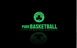波士頓塞爾特人標誌和Pure Basketball文字在黑色背景上發出綠色光芒。 — 波士頓塞爾特人 GIF 壁紙