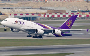 泰國航空空中巴士A380從跑道起飛