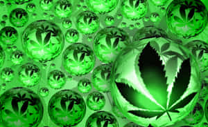 在數位抽象背景上帶有大麻葉設計的漂浮綠色球體。