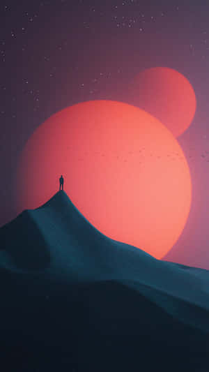 在兩個發光紅色球體和星星下，沙丘上一個人的剪影