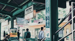 動漫通勤者在日本車站綠色金屬屋頂下登上火車。