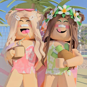 兩個穿著沙灘裝的微笑Roblox角色在棕櫚樹下手持飲品和一個烏龜毛絨玩具。