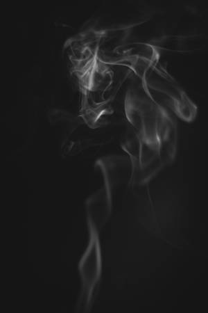在黑色背景上向上飄散的抽象煙霧圖案。 — 圖案 壁紙