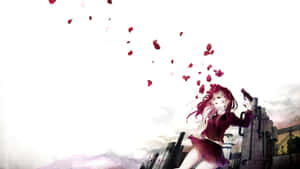 紅髮動漫少女開槍，紅色花瓣在她周圍飛舞。 — 可憐動漫 壁紙